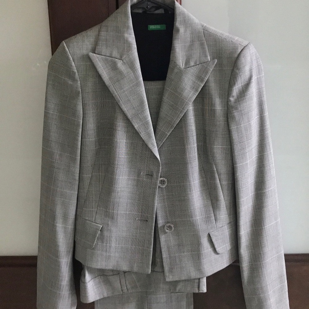 BNWT United Colors Of Benetton Grey Suit